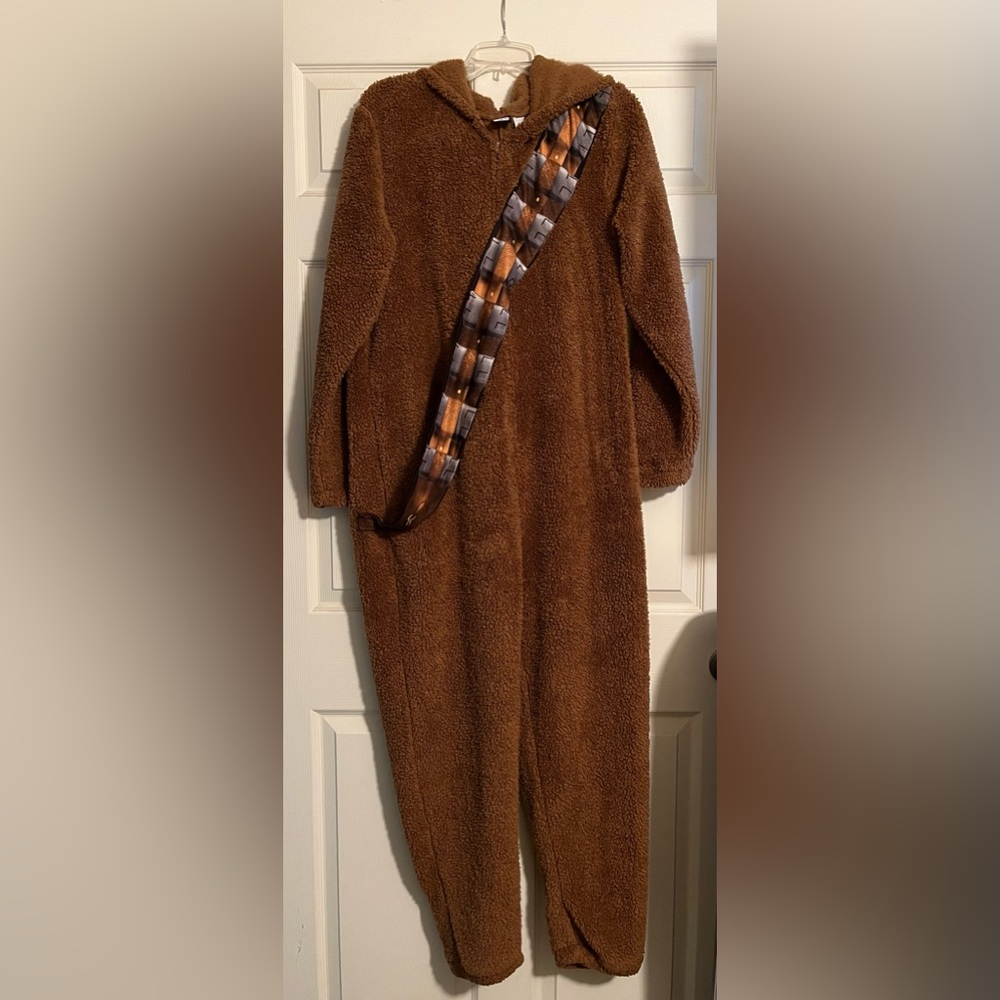 Chewbacca Onesie Costume/Pajamas Unisex size Medium. Disney / Star Wars